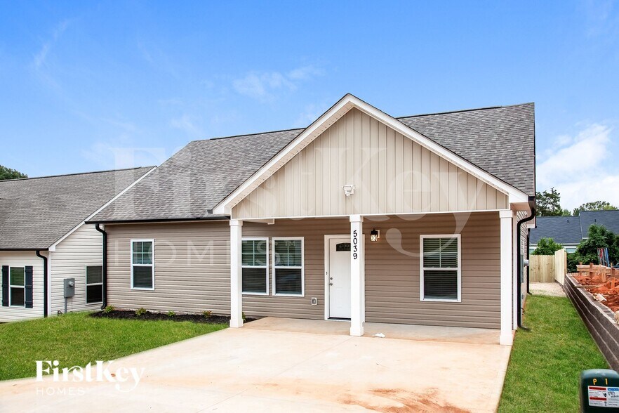 Building Photo - 5039 Tuckaseegee Rd