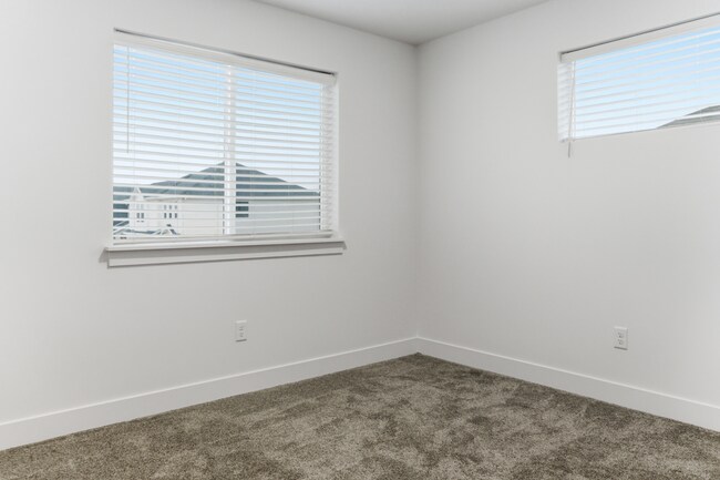 Building Photo - 4634 E Silver Moon Dr