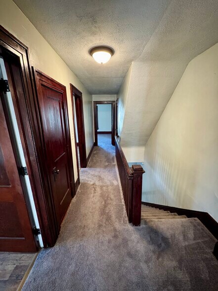 Building Photo - 757 N Jay St