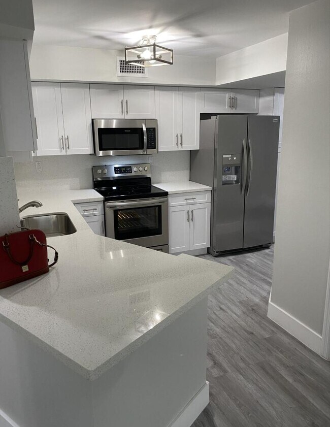 Building Photo - 1280 S Alhambra Cir