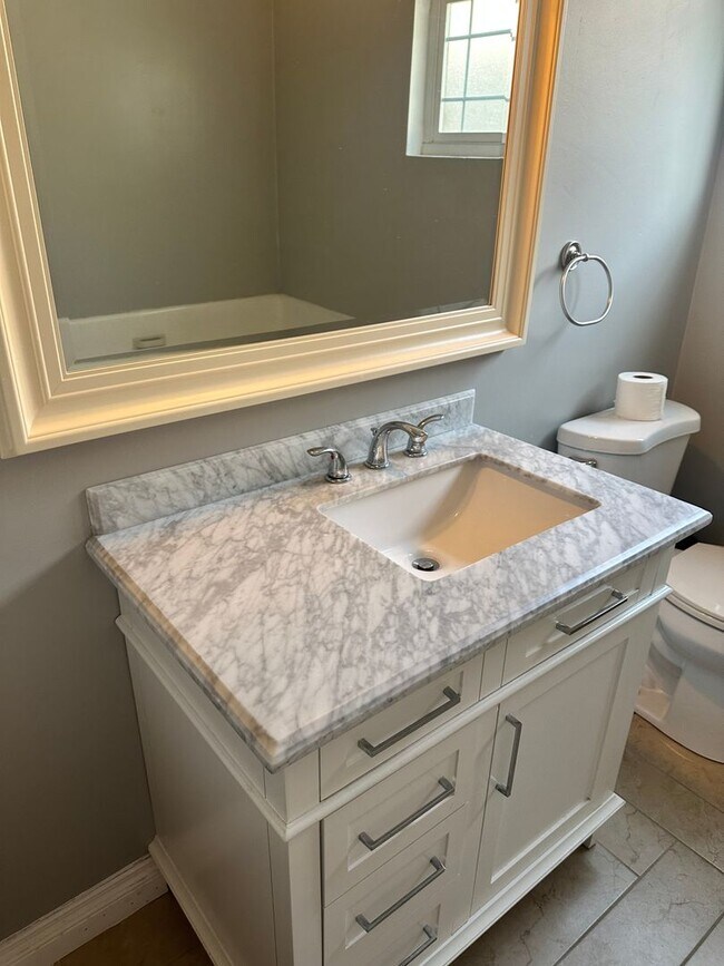 Building Photo - Valley Spring, 11339-11345