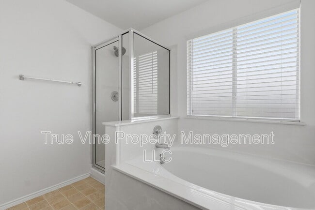 Building Photo - 136 Texas Mulberry