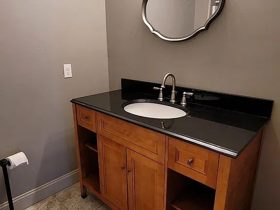 Building Photo - "Spacious 5-Bedroom Retreat with Fireplace Charm on S Broadway!"