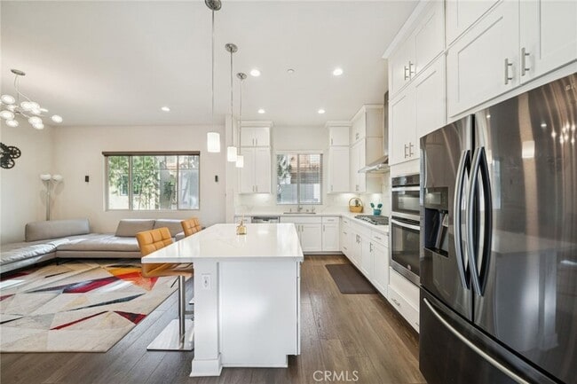 Building Photo - 121 Interval