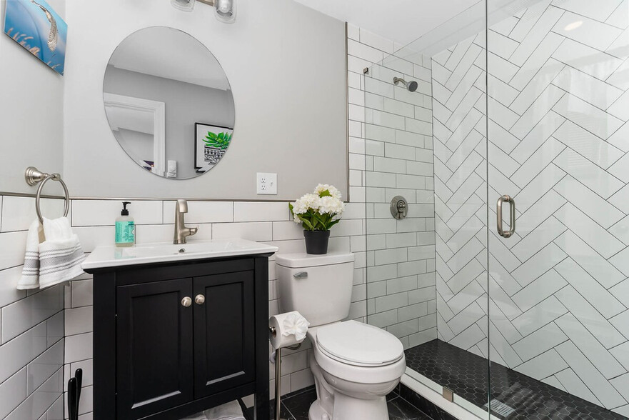 Building Photo - 25 Clark St