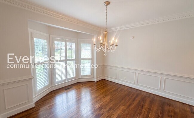 Building Photo - 4 Bed, 3.5 Bath Home with Garage / Pet-Friendly / Available Now!