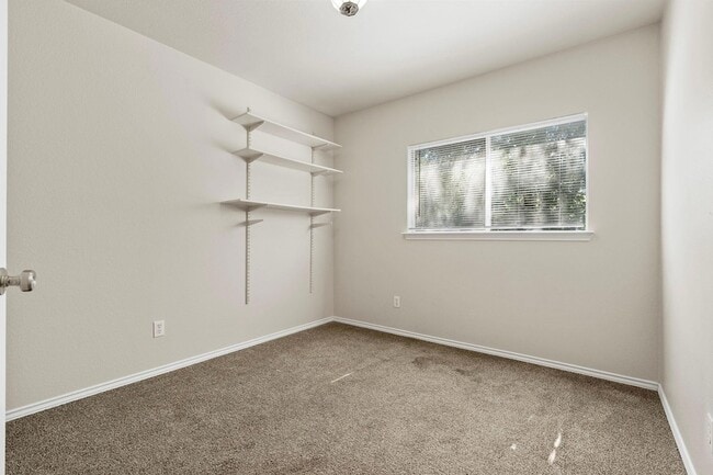 Building Photo - 10643 Marshitahs Way