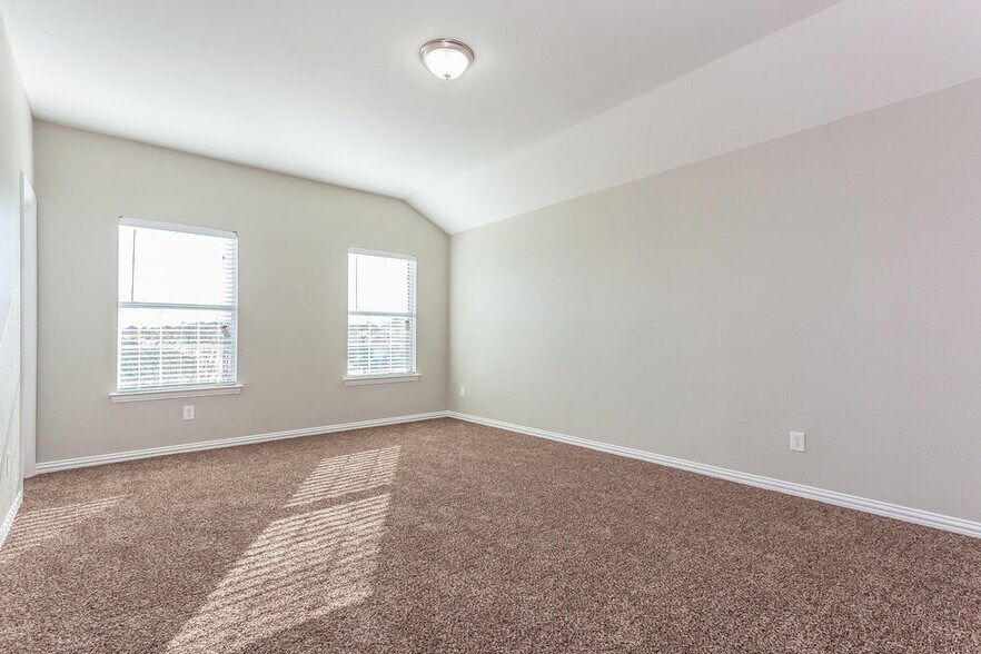 Building Photo - 609 Cove Ct