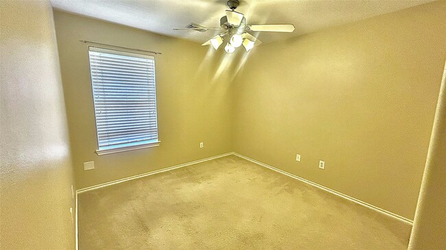 Building Photo - 5030 Birch Manor Ln