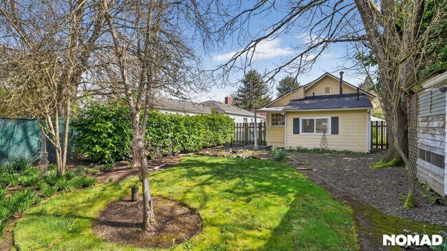 Building Photo - Charming 2BR House in Engelwood