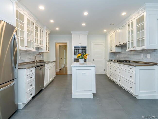 Building Photo - 29 Birch St