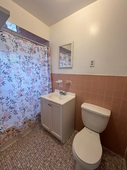 531 4th St 5 - 532 4th St