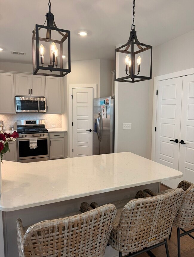 Building Photo - 9030 Headwaters Dr