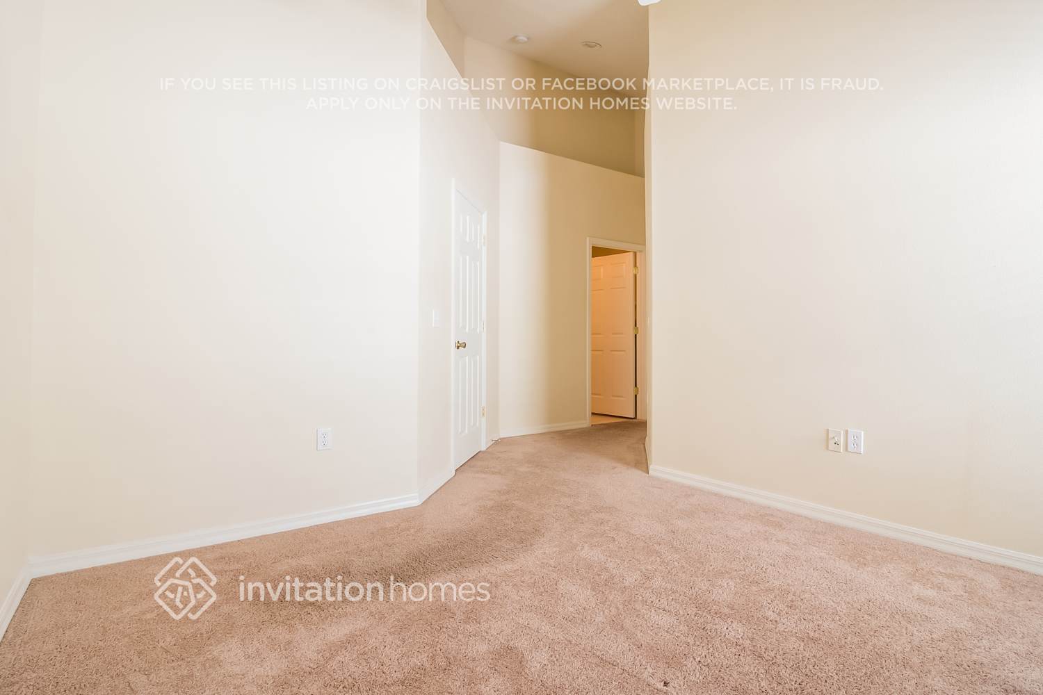 Building Photo - 16725 Rolling Green Dr