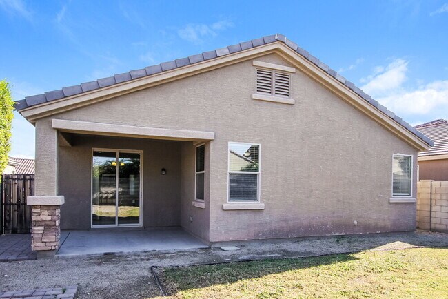 Building Photo - 2218 S 118th Ave