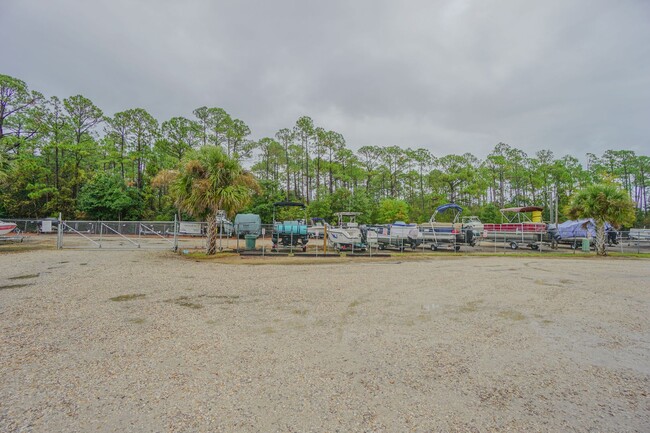 Building Photo - Modern Mobile Home in Waterfront Community