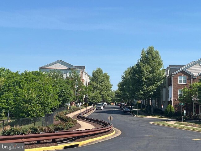 Building Photo - 14878 Potomac Branch Dr