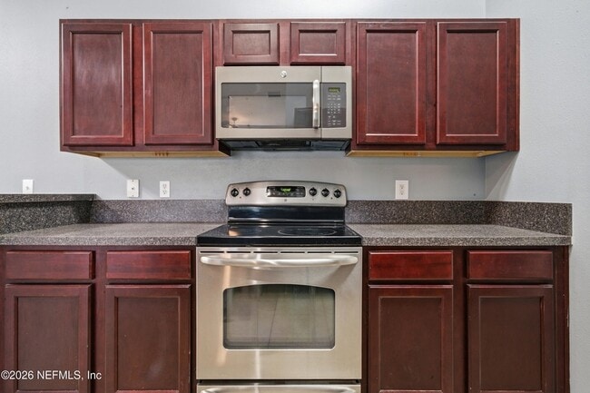 Building Photo - 6925 Ortega Woods Dr