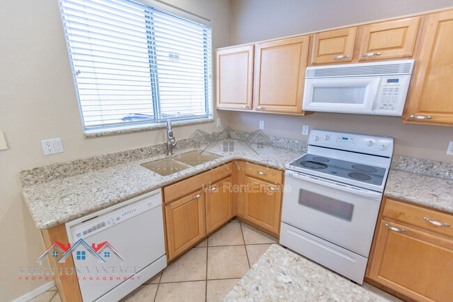 Building Photo - 2058 S Longwood