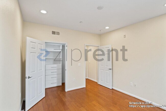 Building Photo - 49002 Cinnamon Fern Common