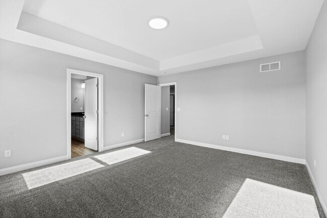 Building Photo - 445 Friendly Ave