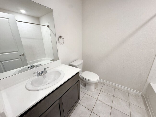 Building Photo - 3/2 in Magnolia Master Planned Community!