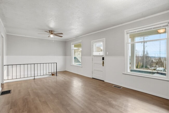 Building Photo - Spacious 3 Bedroom 1 Bath home in the Perry District!