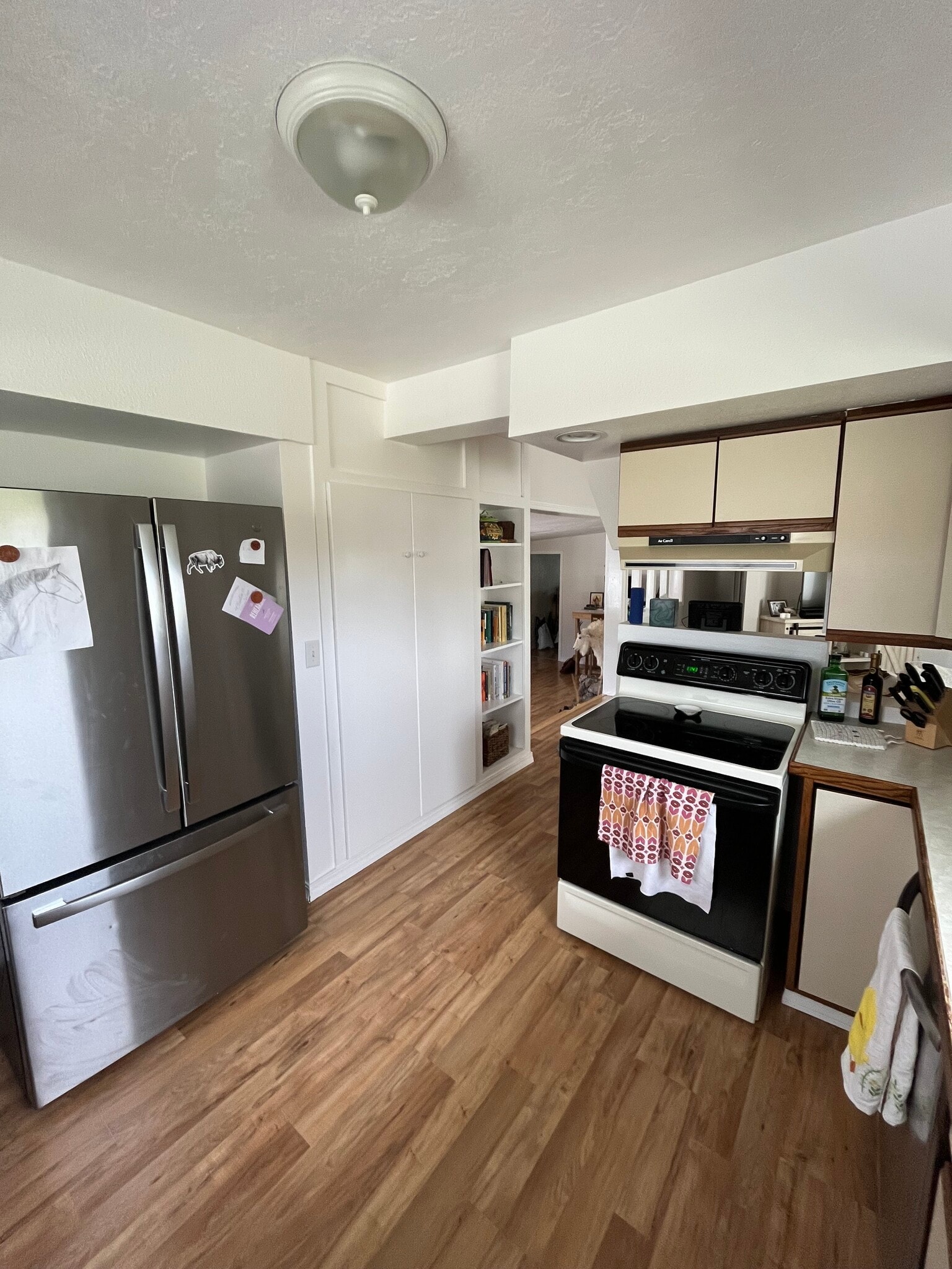updated kitchen - 2 Meadowlark Sq