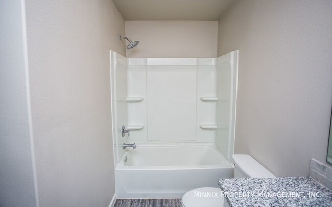 Building Photo - 1924 Langford Ave