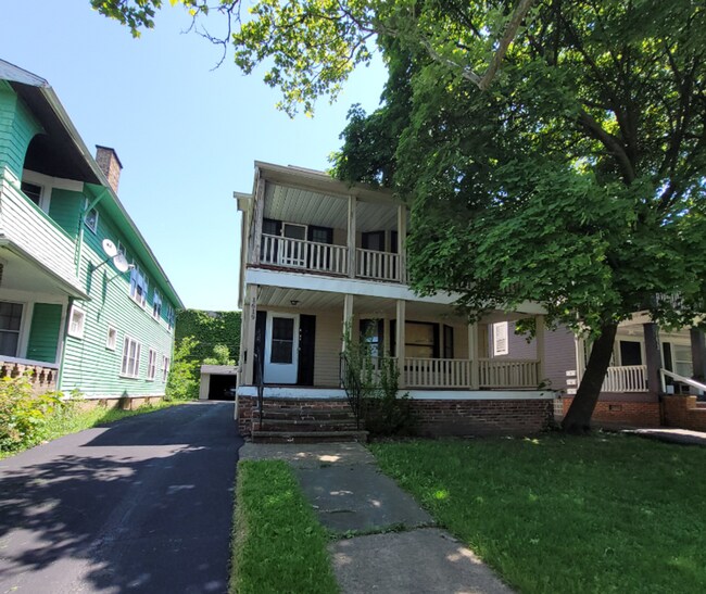 Primary Photo - 1619 Hillcrest Rd