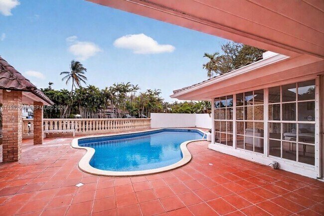 Building Photo - 8651 NE 10th Ct