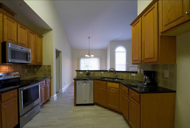 KITCHEN 1 - 5410 Stone Crossing Dr