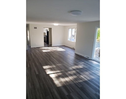 Building Photo - 41 Lamplighter Ln