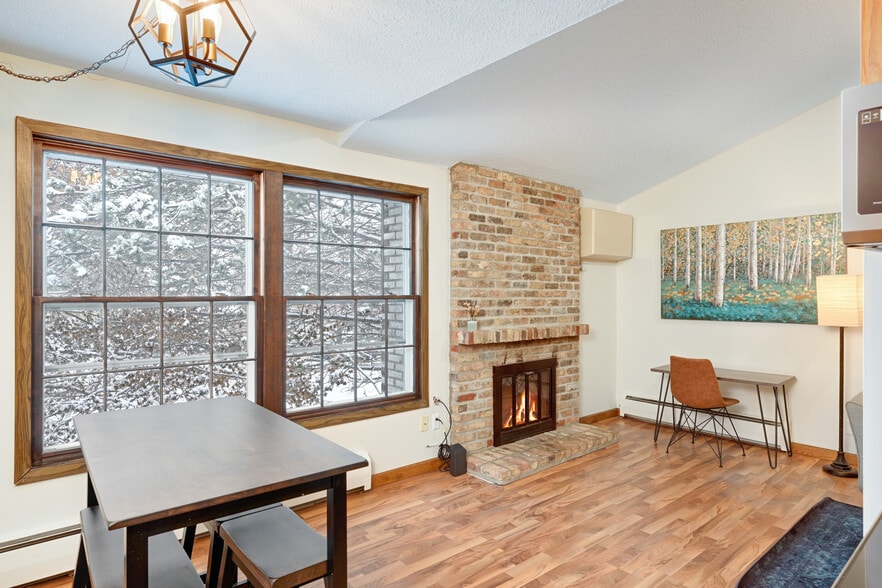 Building Photo - 1008 Westbrooke Way