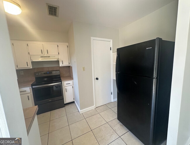 Building Photo - 520 Chateau Cir
