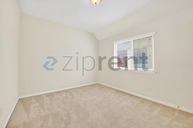 Building Photo - 3408 Porter Creek Dr