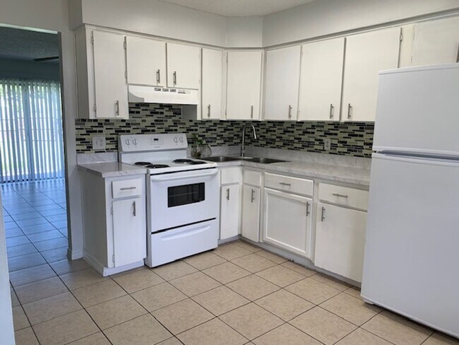 Building Photo - 4504-4506 Ballentine Ct