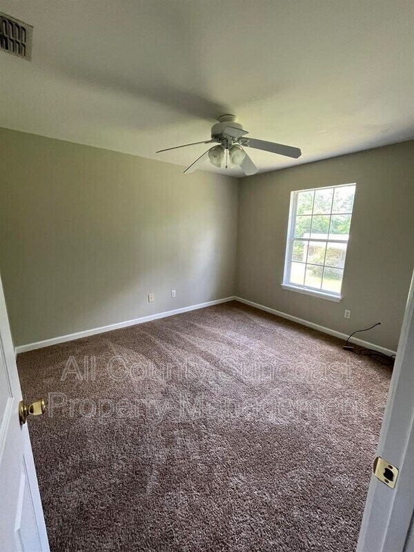 Building Photo - 630 Mississippi St