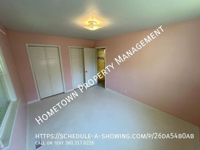 Building Photo - 1613 Garrison St NE