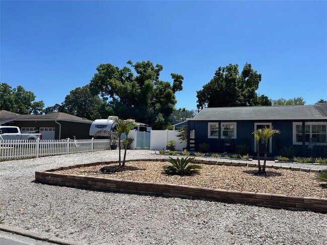 Building Photo - 6332 11th Ave S