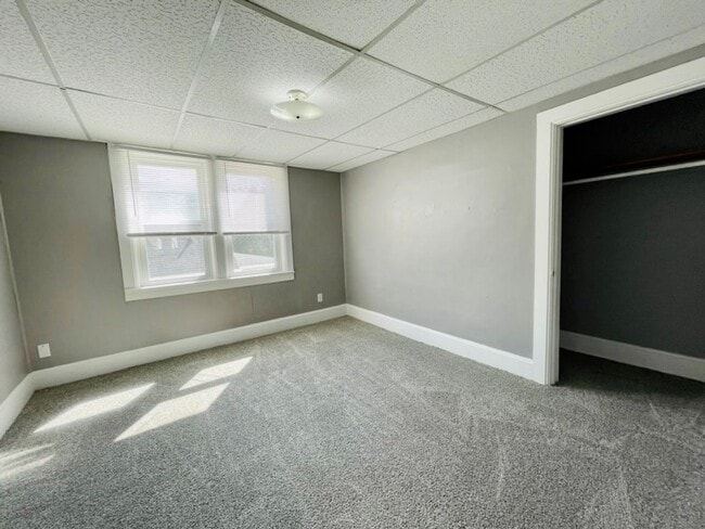 Building Photo - 714 4th St