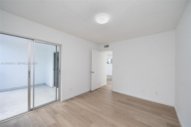 Building Photo - 2463 Coral Wy