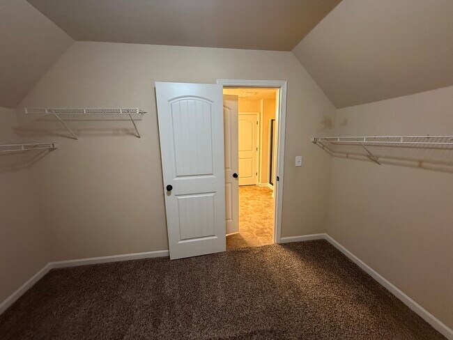 Building Photo - 2056 Tweed Dr