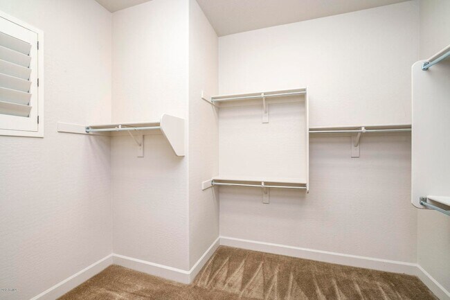 Building Photo - 953 E Boston St