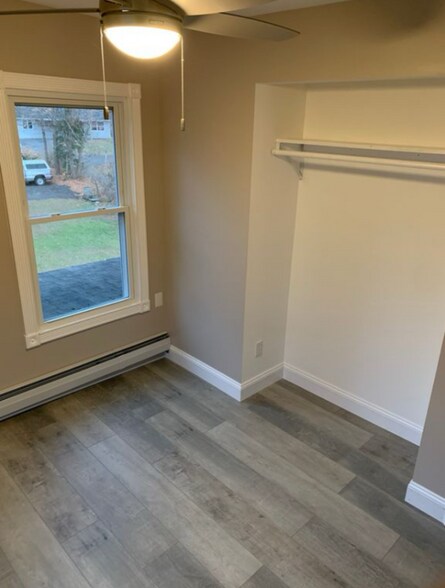 Building Photo - 1744 Farmington Ave
