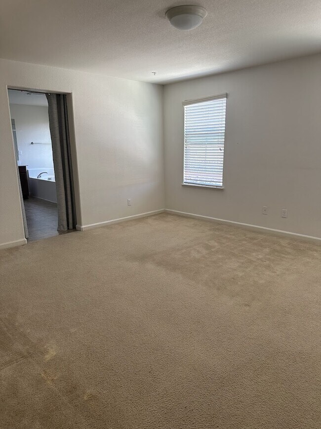Building Photo - 4700 Braemar St