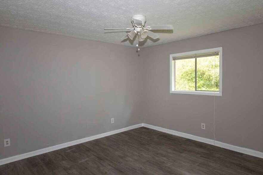 Bedroom 2 - 4801 Valley Dale Dr SW