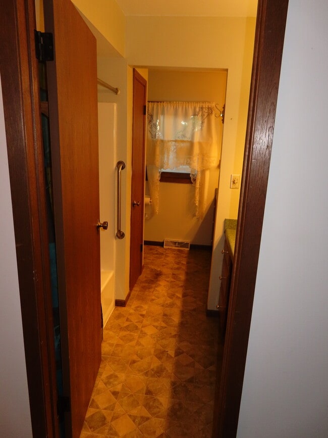 Building Photo - 5221 W Loomis Rd