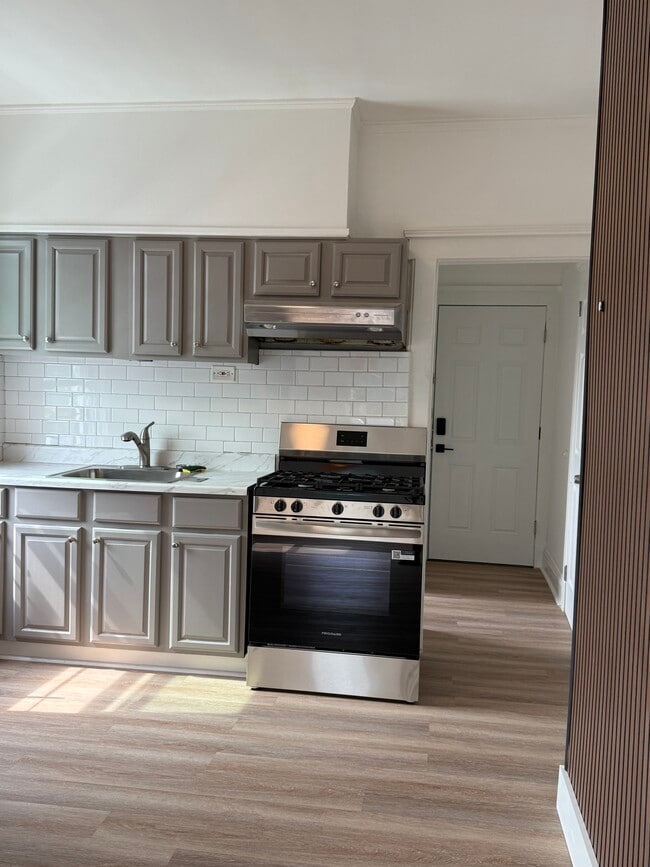 Building Photo - 342 E Westfield Ave