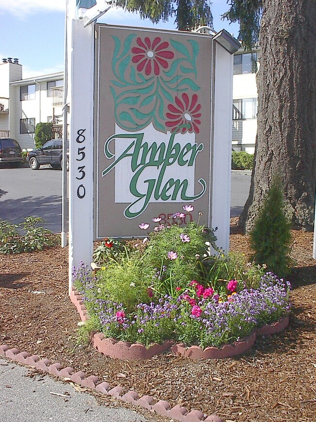 Building Photo - AMBER GLEN APARTMENTS